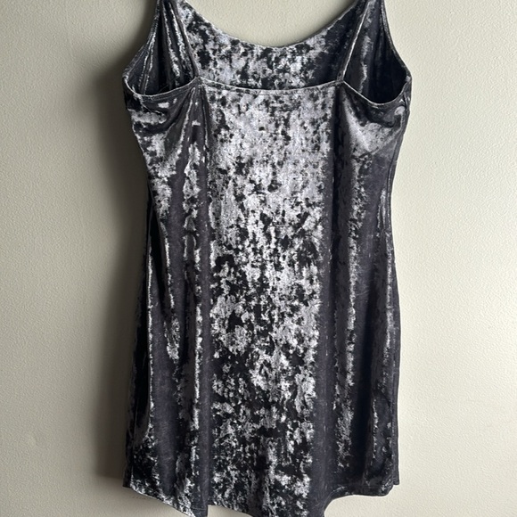 Silver velour mini dress Forever21 - Picture 3 of 4